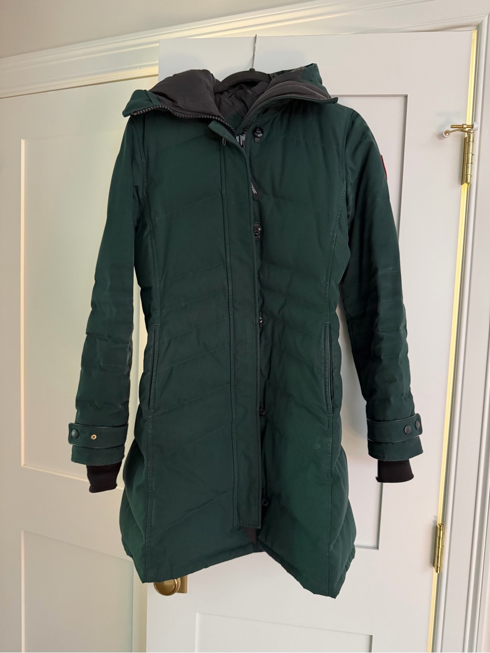 CANADA GOOSE Women’s Dark Green Insulated Winter Coat Parka with Hood